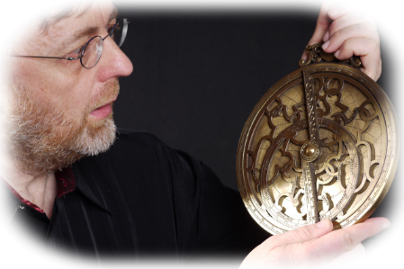 Jora mit Astrolabium